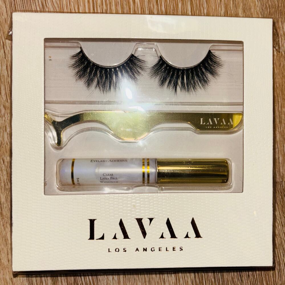 Lavaa Lashes 3D Mink Flirty Lash Set